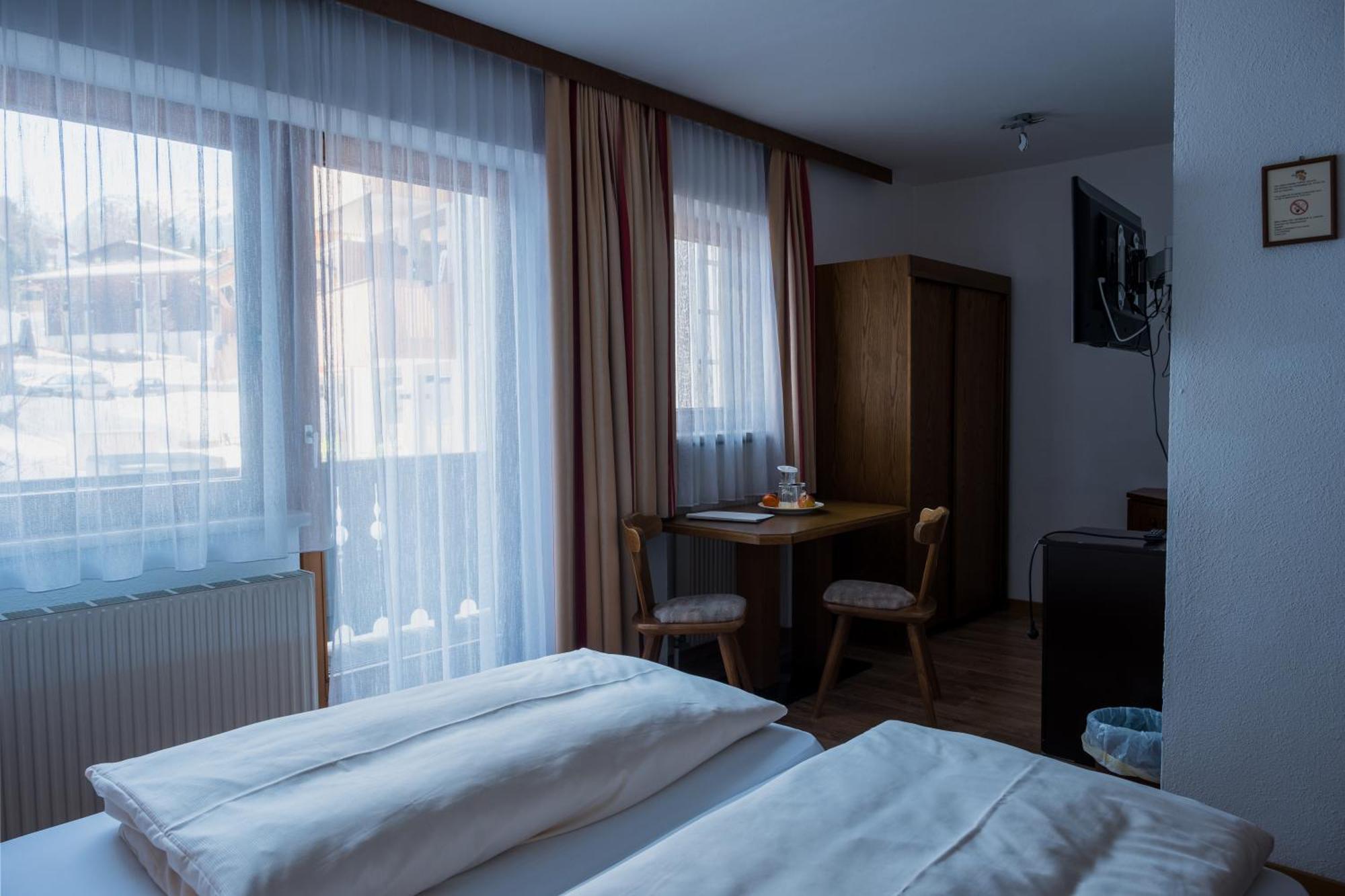 "Quality Hosts Arlberg" Hotel-Gasthof Freisleben Sankt Anton am Arlberg Esterno foto