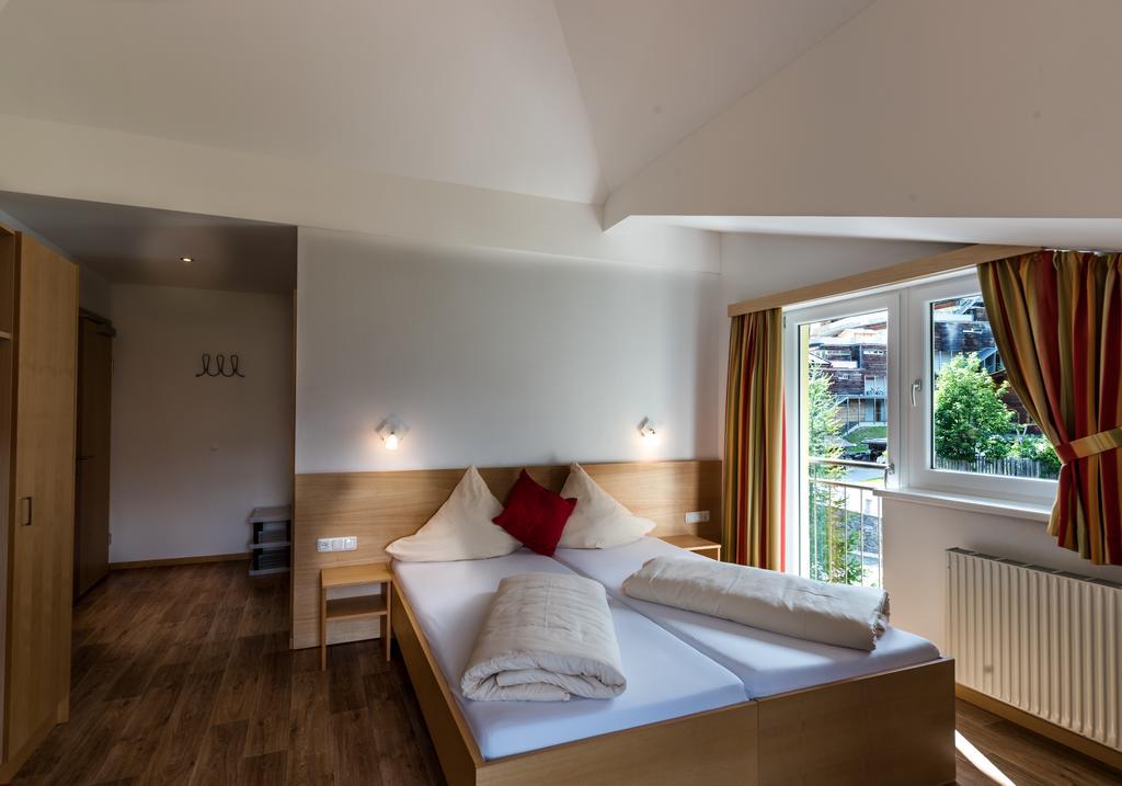 "Quality Hosts Arlberg" Hotel-Gasthof Freisleben Sankt Anton am Arlberg Esterno foto